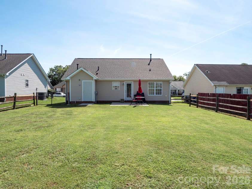 311 Dexter Place, Monroe, NC 28110.  MLS# CAR4422839, YatesRealty ID 50240. 
