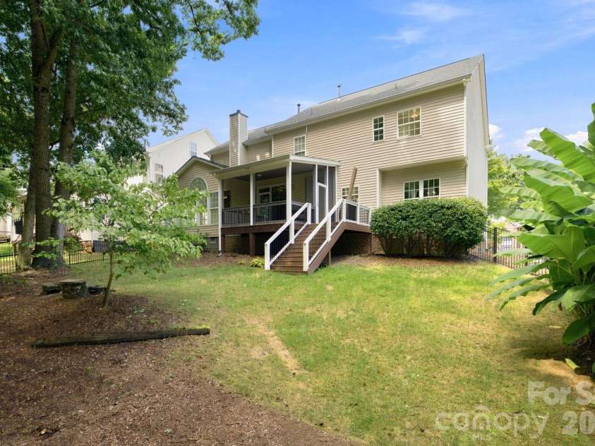 10309 Elven Lane, Charlotte, NC 28269.  MLS# CAR4423186, YatesRealty ID 50243. Backyard