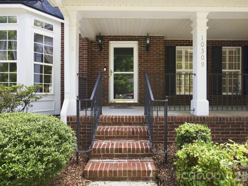 10309 Elven Lane, Charlotte, NC 28269.  MLS# CAR4423186, YatesRealty ID 50243. Front