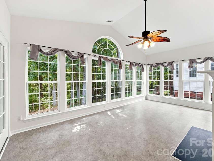 10309 Elven Lane, Charlotte, NC 28269.  MLS# CAR4423186, YatesRealty ID 50243. Sunroom