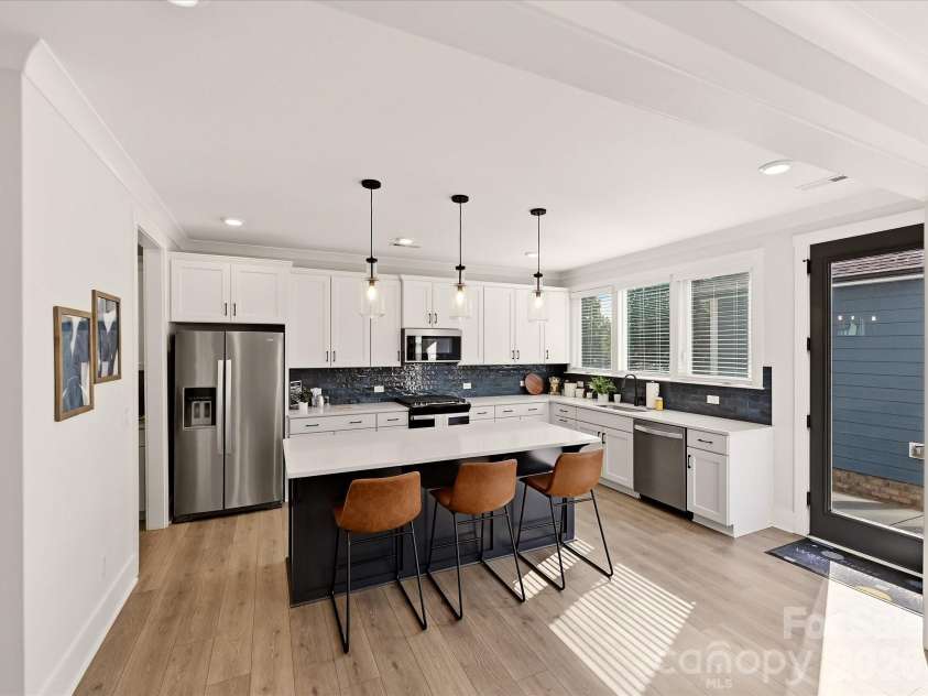 2216 Catalina Avenue, Charlotte, NC 28206.  MLS# CAR4423163, YatesRealty ID 50244. 
