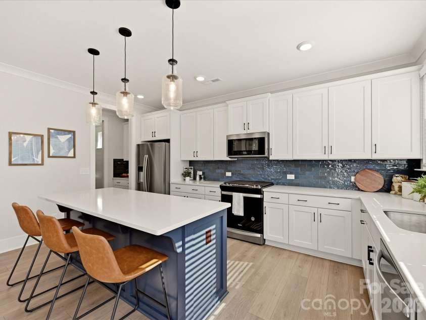 2216 Catalina Avenue, Charlotte, NC 28206.  MLS# CAR4423163, YatesRealty ID 50244. 