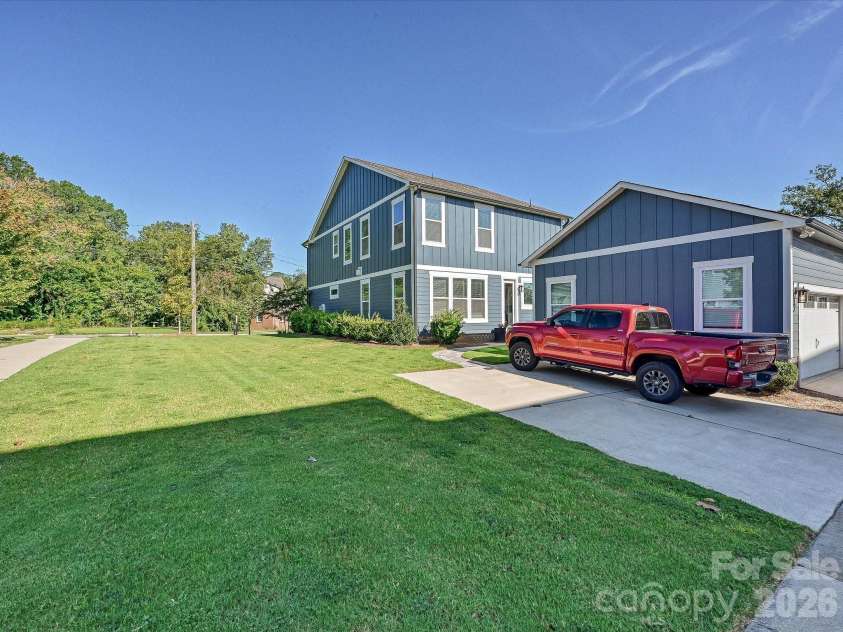 2216 Catalina Avenue, Charlotte, NC 28206.  MLS# CAR4423163, YatesRealty ID 50244. 