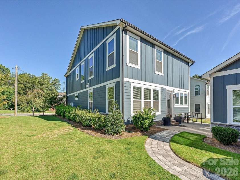 2216 Catalina Avenue, Charlotte, NC 28206.  MLS# CAR4423163, YatesRealty ID 50244. 