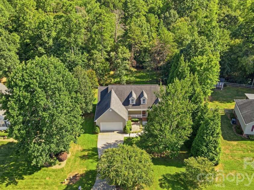 6530 Fly A Way Drive, Denver, NC 28037.  MLS# CAR4423192, YatesRealty ID 50245. 
