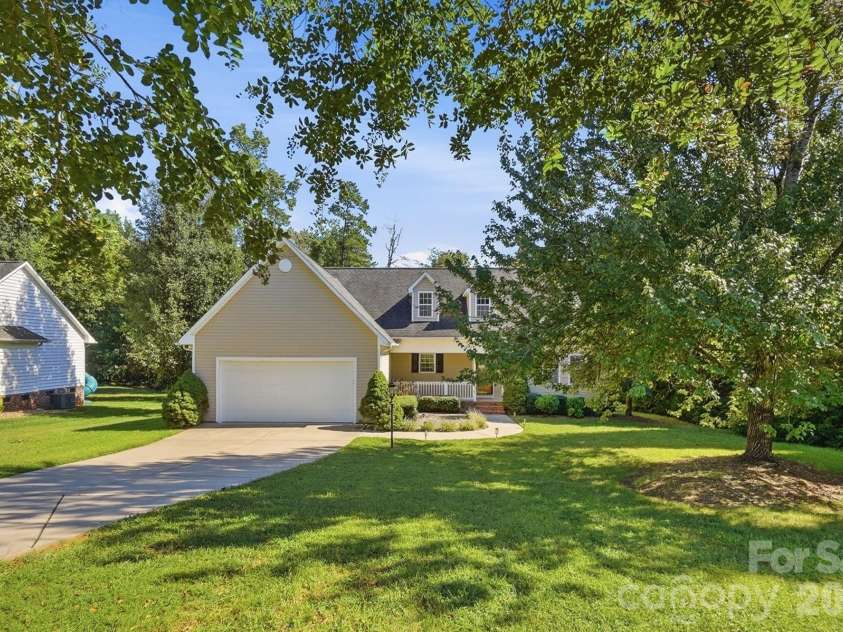 6530 Fly A Way Drive, Denver, NC 28037.  MLS# CAR4423192, YatesRealty ID 50245. 