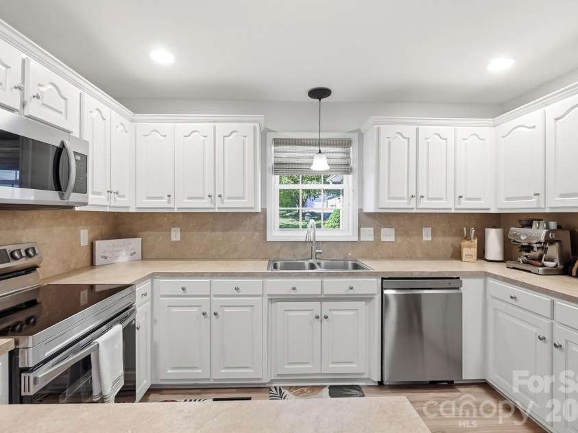 6530 Fly A Way Drive, Denver, NC 28037.  MLS# CAR4423192, YatesRealty ID 50245. 