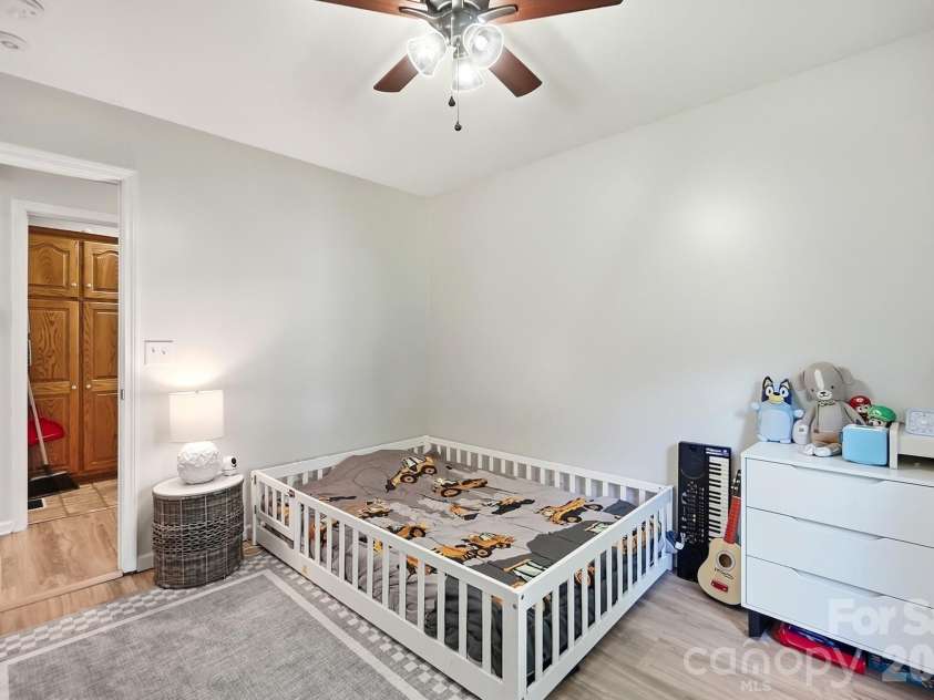 6530 Fly A Way Drive, Denver, NC 28037.  MLS# CAR4423192, YatesRealty ID 50245. 