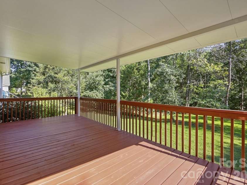 6530 Fly A Way Drive, Denver, NC 28037.  MLS# CAR4423192, YatesRealty ID 50245. 