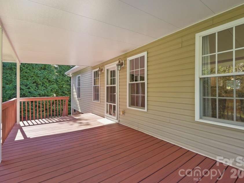 6530 Fly A Way Drive, Denver, NC 28037.  MLS# CAR4423192, YatesRealty ID 50245. 
