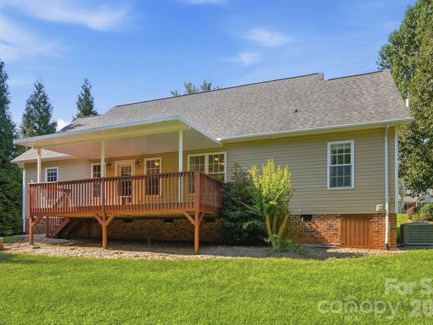 6530 Fly A Way Drive, Denver, NC 28037.  MLS# CAR4423192, YatesRealty ID 50245. 