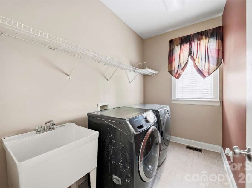 11145 Tradition View Drive, Charlotte, NC 28269.  MLS# CAR4422555, YatesRealty ID 50248. 