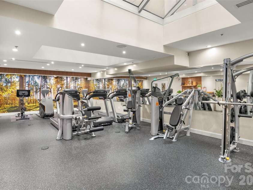 127 Tryon Street, Charlotte, NC 28202.  MLS# CAR4365943, YatesRealty ID 5025. 