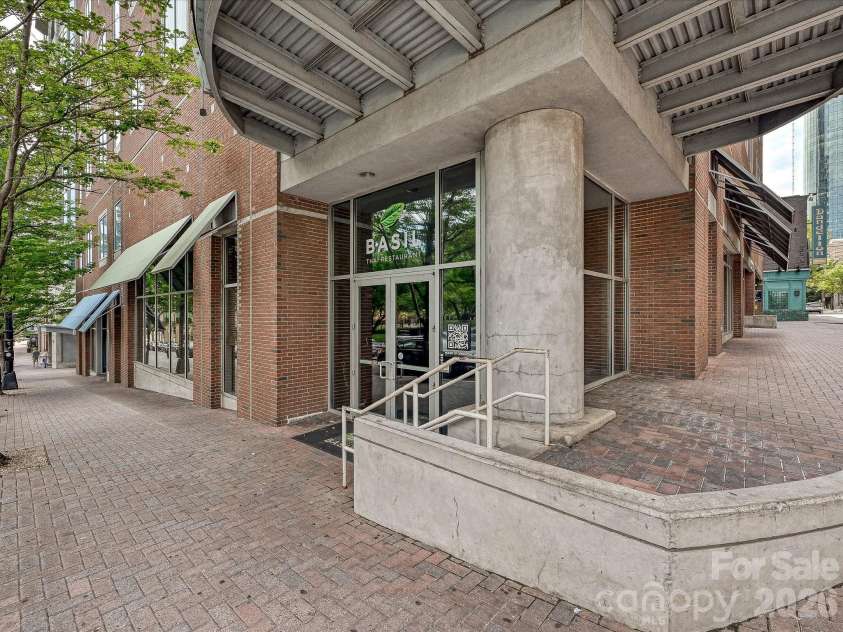 127 Tryon Street, Charlotte, NC 28202.  MLS# CAR4388173, YatesRealty ID 5025. 
