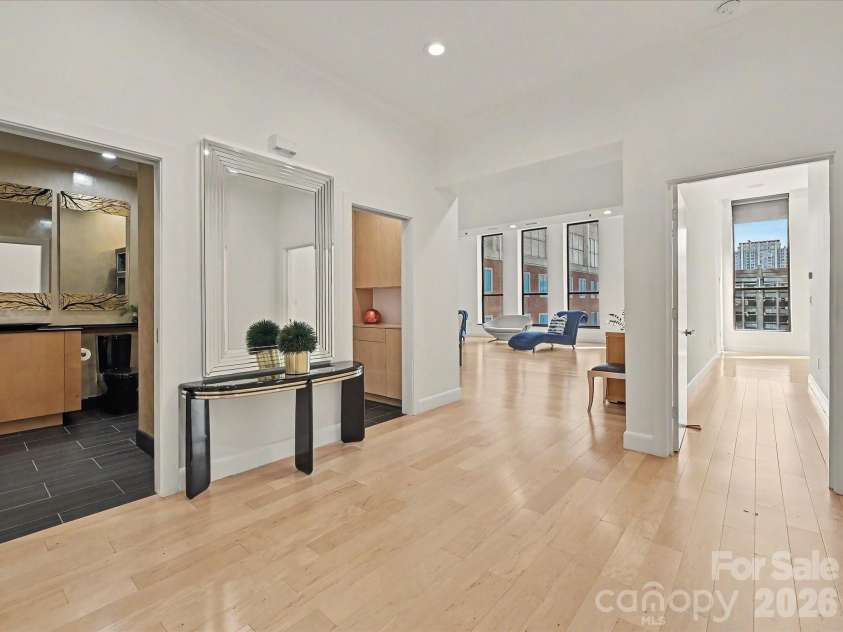 127 Tryon Street, Charlotte, NC 28202.  MLS# CAR4388173, YatesRealty ID 5025. Hall