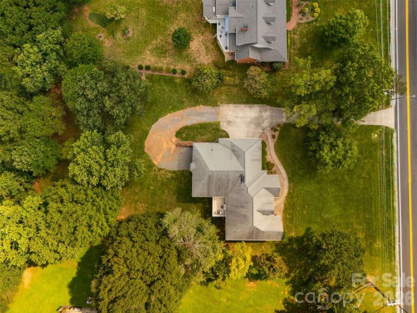 3808 Falling Creek Road, Hickory, NC 28601.  MLS# CAR4405941, YatesRealty ID 50250. 