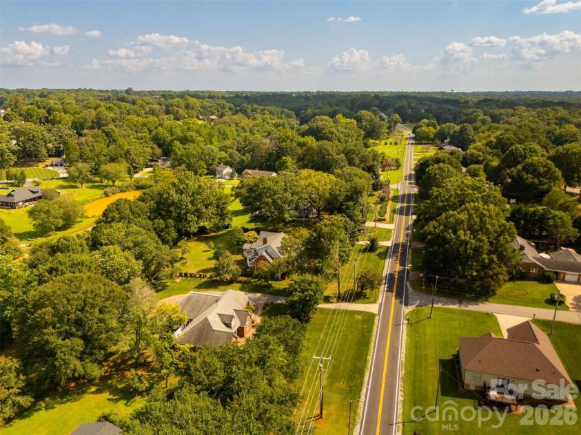 3808 Falling Creek Road, Hickory, NC 28601.  MLS# CAR4405941, YatesRealty ID 50250. 
