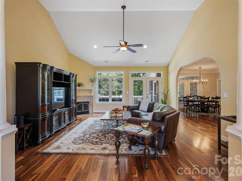 3808 Falling Creek Road, Hickory, NC 28601.  MLS# CAR4405941, YatesRealty ID 50250. 