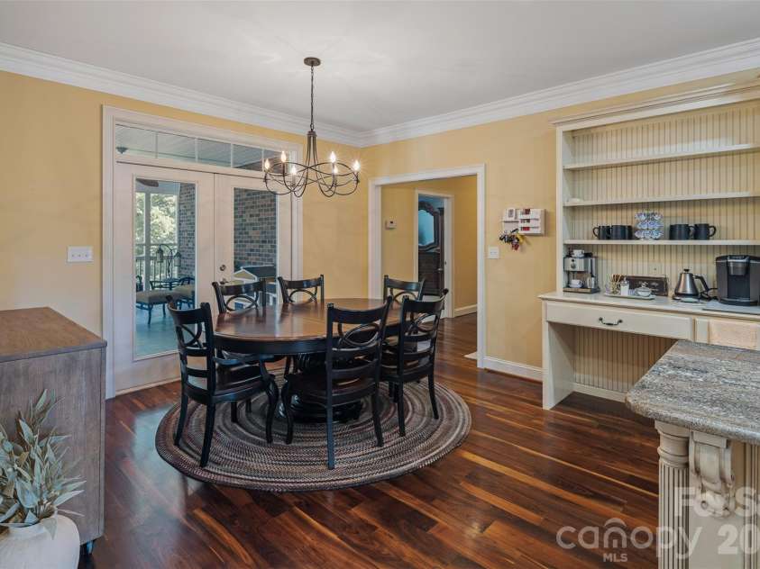 3808 Falling Creek Road, Hickory, NC 28601.  MLS# CAR4405941, YatesRealty ID 50250. 
