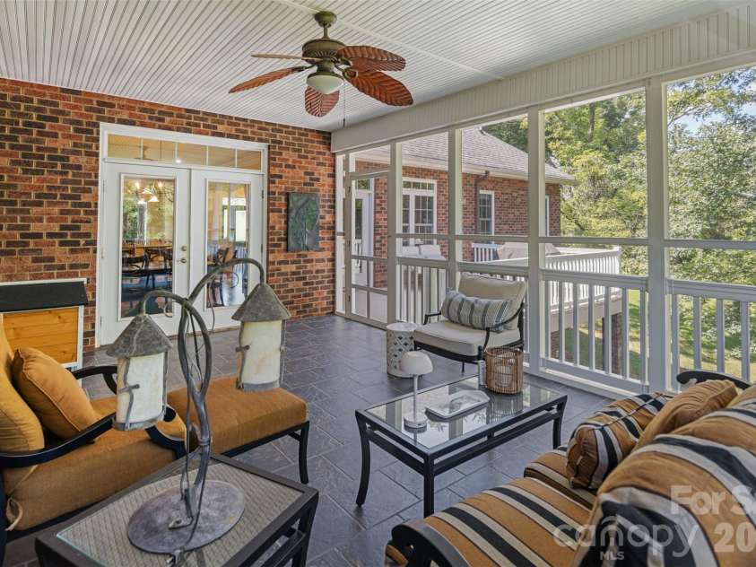 3808 Falling Creek Road, Hickory, NC 28601.  MLS# CAR4405941, YatesRealty ID 50250. 