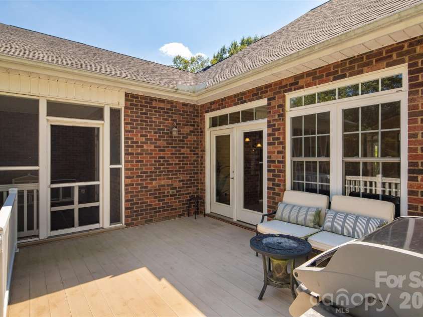 3808 Falling Creek Road, Hickory, NC 28601.  MLS# CAR4405941, YatesRealty ID 50250. 