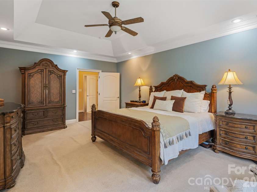 3808 Falling Creek Road, Hickory, NC 28601.  MLS# CAR4405941, YatesRealty ID 50250. 