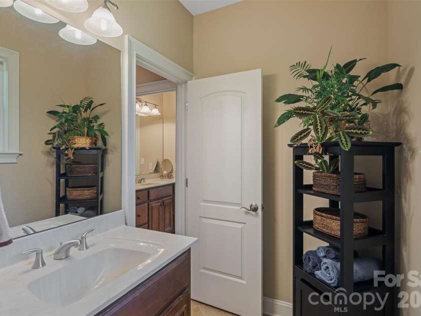 3808 Falling Creek Road, Hickory, NC 28601.  MLS# CAR4405941, YatesRealty ID 50250. 