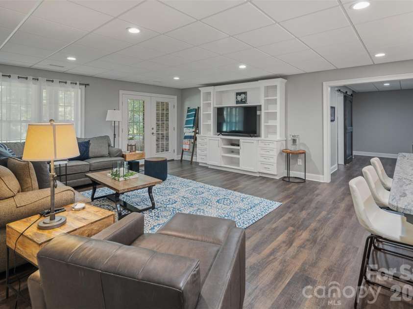 3808 Falling Creek Road, Hickory, NC 28601.  MLS# CAR4405941, YatesRealty ID 50250. 