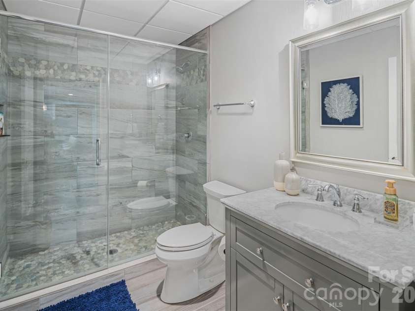 3808 Falling Creek Road, Hickory, NC 28601.  MLS# CAR4405941, YatesRealty ID 50250. 