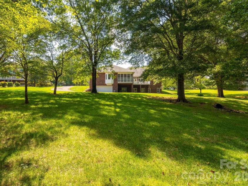 3808 Falling Creek Road, Hickory, NC 28601.  MLS# CAR4405941, YatesRealty ID 50250. 