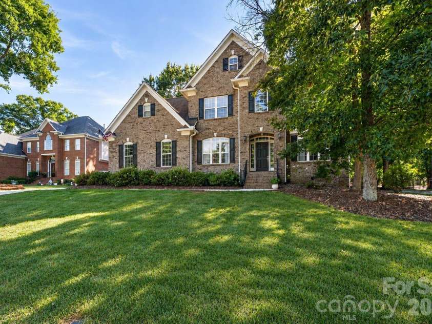 2612 Albatross Lane, Matthews, NC 28104.  MLS# CAR4420292, YatesRealty ID 50253. 