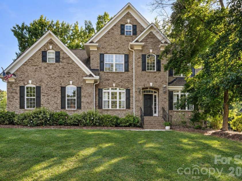 2612 Albatross Lane, Matthews, NC 28104.  MLS# CAR4420292, YatesRealty ID 50253. 