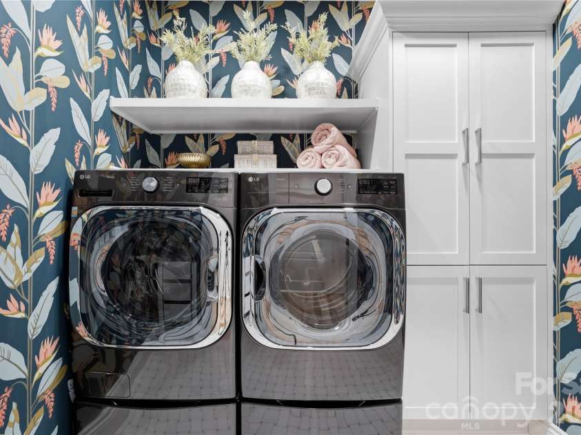 6239 Sharon Hills Road, Charlotte, NC 28210.  MLS# CAR4423022, YatesRealty ID 50254. Owner's Laundry