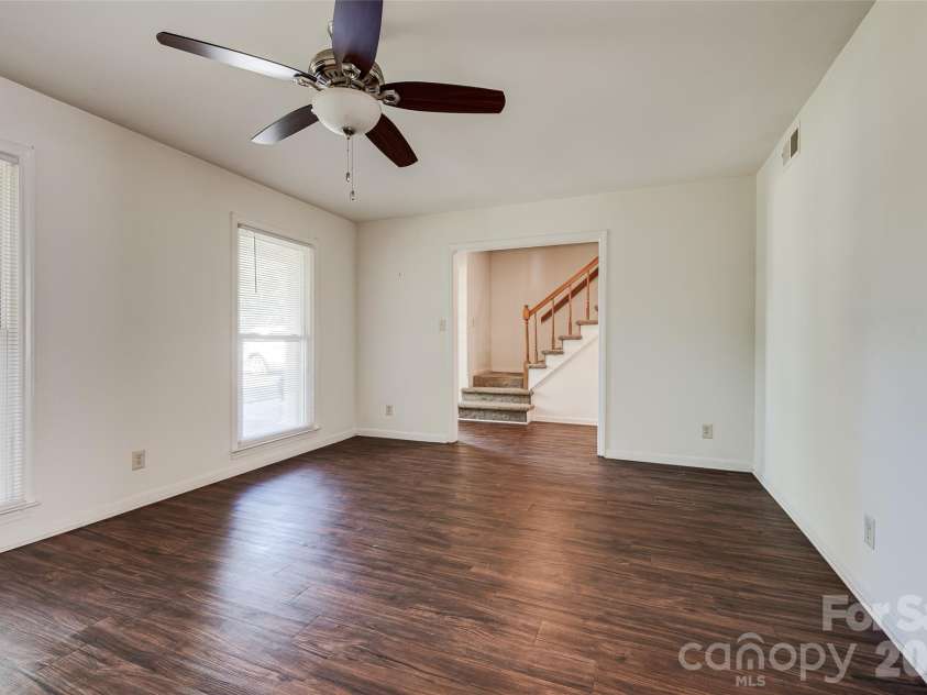 621 Jackson Avenue, Waxhaw, NC 28173.  MLS# CAR4422463, YatesRealty ID 50255. 