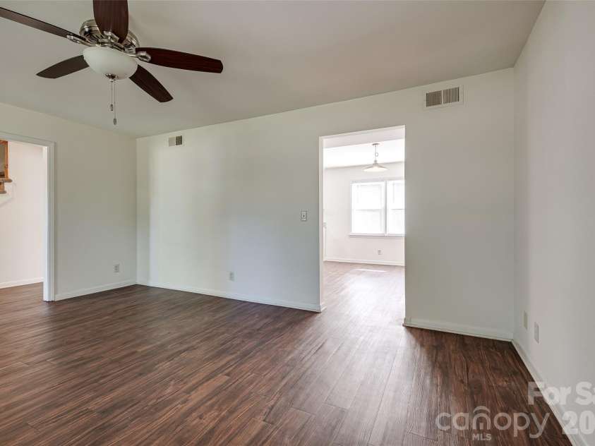 621 Jackson Avenue, Waxhaw, NC 28173.  MLS# CAR4422463, YatesRealty ID 50255. 