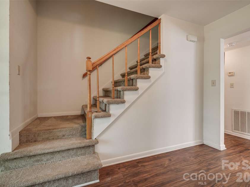 621 Jackson Avenue, Waxhaw, NC 28173.  MLS# CAR4422463, YatesRealty ID 50255. 