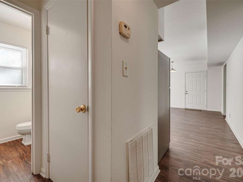 621 Jackson Avenue, Waxhaw, NC 28173.  MLS# CAR4422463, YatesRealty ID 50255. 