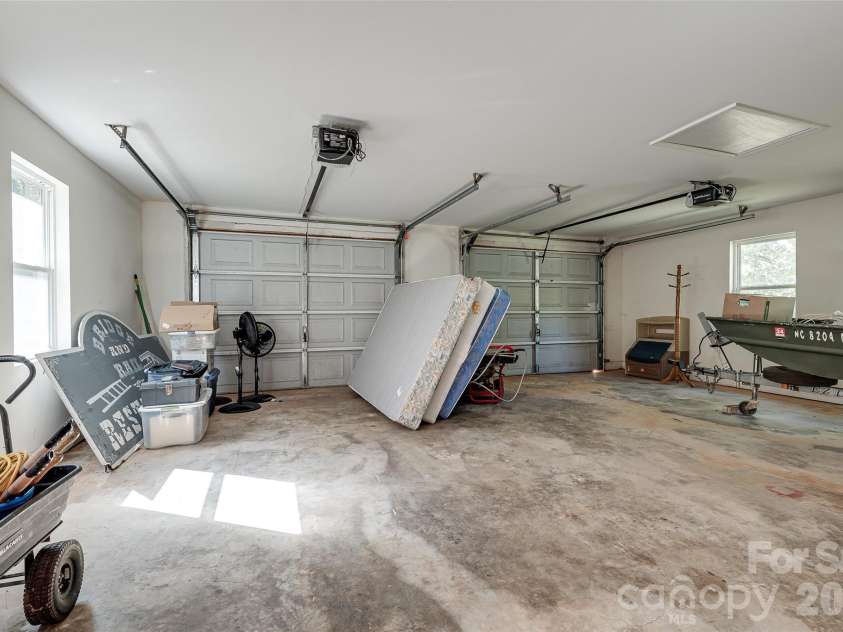 621 Jackson Avenue, Waxhaw, NC 28173.  MLS# CAR4422463, YatesRealty ID 50255. 