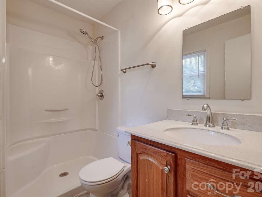 621 Jackson Avenue, Waxhaw, NC 28173.  MLS# CAR4422463, YatesRealty ID 50255. 