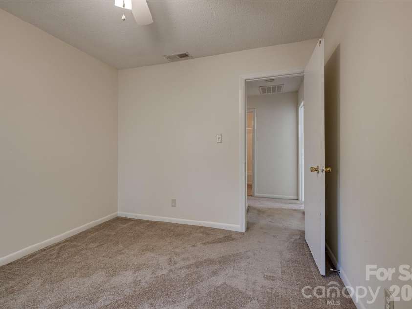621 Jackson Avenue, Waxhaw, NC 28173.  MLS# CAR4422463, YatesRealty ID 50255. 