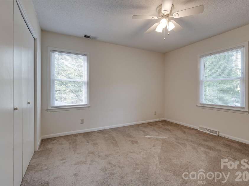 621 Jackson Avenue, Waxhaw, NC 28173.  MLS# CAR4422463, YatesRealty ID 50255. 