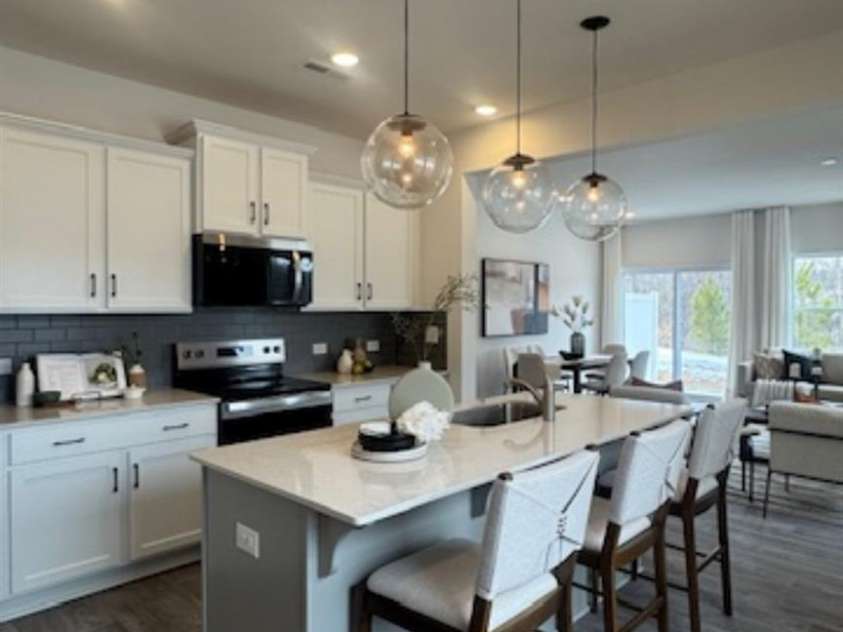 2213 Jons Creek Lane, Charlotte, NC 28213.  MLS# CAR4371513, YatesRealty ID 50257. 