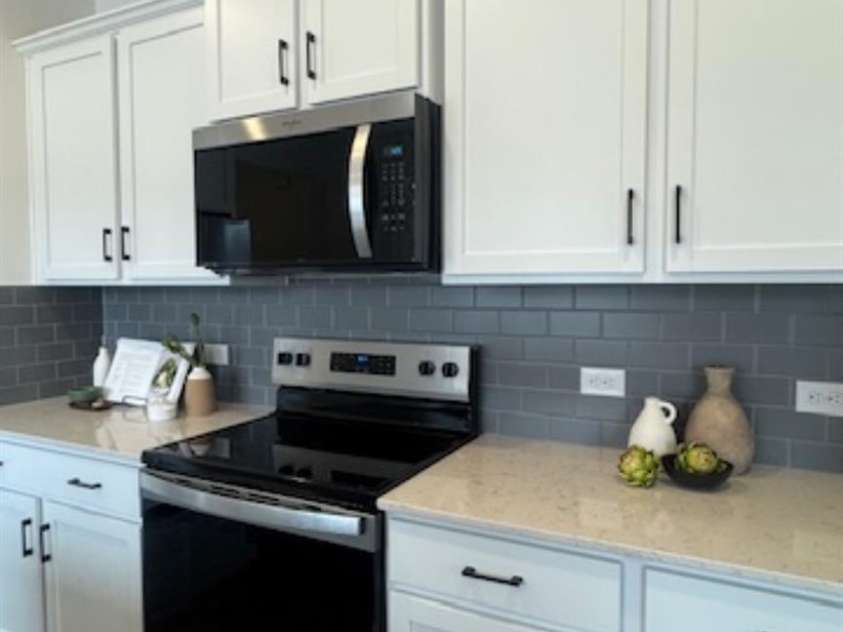2213 Jons Creek Lane, Charlotte, NC 28213.  MLS# CAR4371513, YatesRealty ID 50257. 
