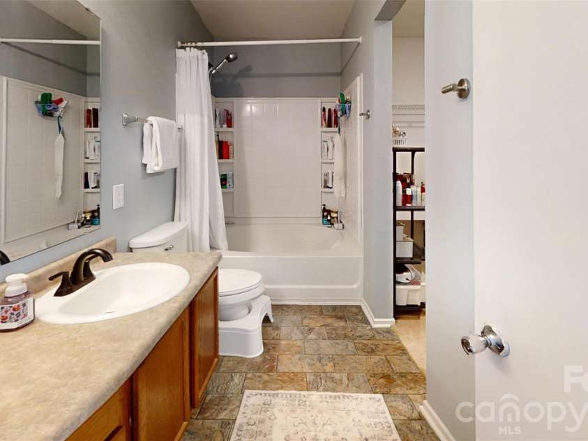 5243 Swearngan Road, Charlotte, NC 28216.  MLS# CAR4419586, YatesRealty ID 50258. 