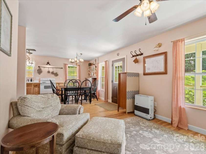 427 Hardscrabble Road, Burnsville, NC 28714.  MLS# CAR4422835, YatesRealty ID 50259. 