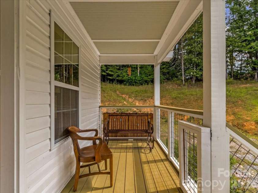 427 Hardscrabble Road, Burnsville, NC 28714.  MLS# CAR4422835, YatesRealty ID 50259. 