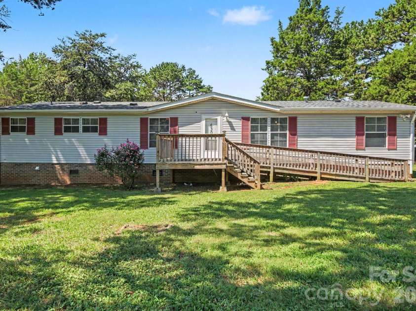 530 Gladstone Road, Mocksville, NC 27028.  MLS# CAR4423690, YatesRealty ID 50260. 