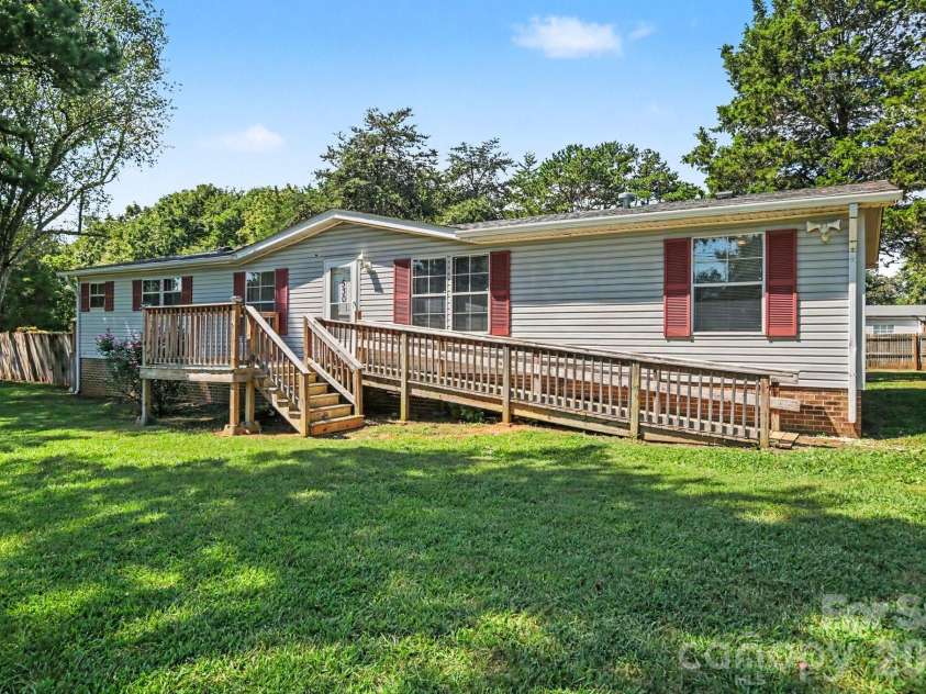 530 Gladstone Road, Mocksville, NC 27028.  MLS# CAR4423690, YatesRealty ID 50260. 