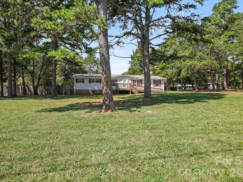 530 Gladstone Road, Mocksville, NC 27028.  MLS# CAR4423690, YatesRealty ID 50260. 