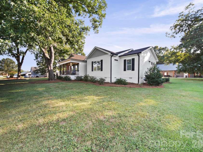 5267 York Highway, York, SC 29745.  MLS# CAR4420917, YatesRealty ID 50261. 
